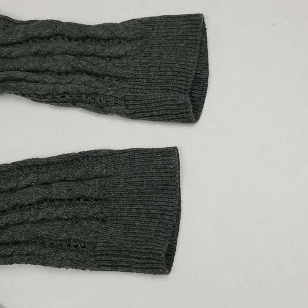 AEO Cable Knit Sweater - Picture 3 of 7